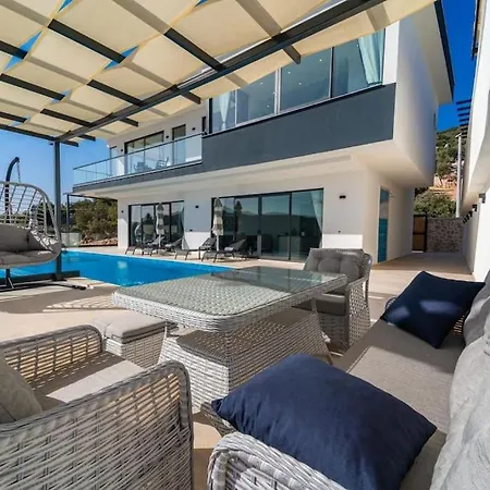 فيلة Lueks Tatil Villasi Oezel Havuzlu Horyes *