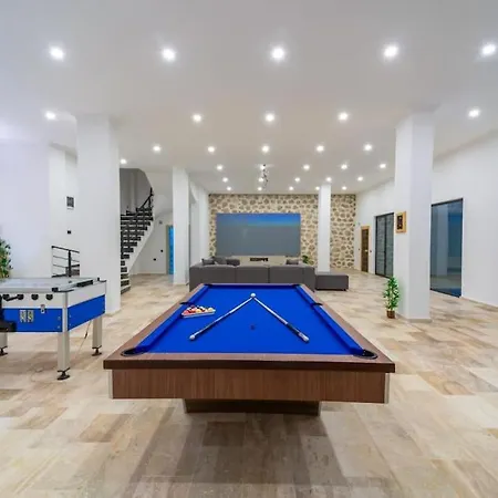 Lueks Tatil Villasi Oezel Havuzlu Horyes