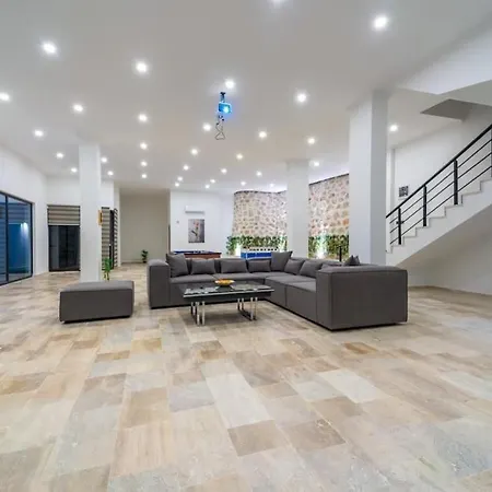 Vila Lueks Tatil Villasi Oezel Havuzlu Horyes Kaş